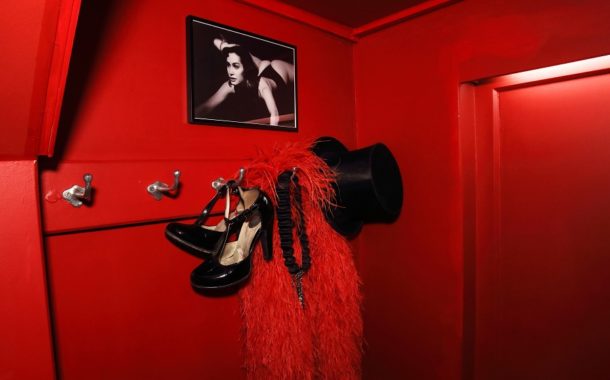 Le 'Crazy Horse' dévoile ses dessous !