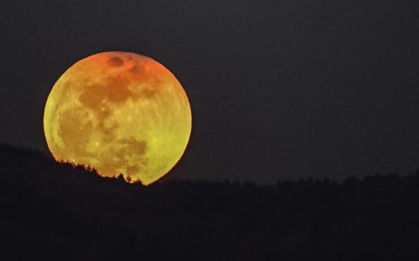Le Soleil a rendez-vous avec la Lune