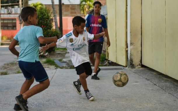 Cuba: Le royaume du baseball grignoté par le foot