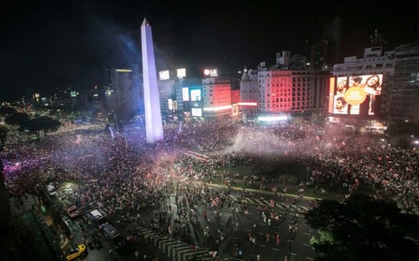 A Buenos Aires, les supporteurs de 'River Plate' ivres de bonheur
