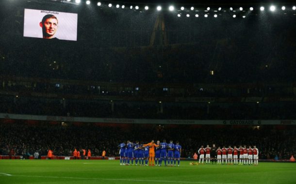 Angleterre: Cardiff et Arsenal rendent hommage à Sala