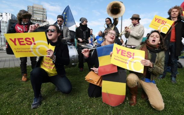 Les eurodéputés adoptent la réforme européenne du droit d'auteur