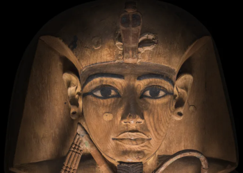 « L’or des Pharaons » : Le cercueil de Ramsès II en prêt exclusif à Paris